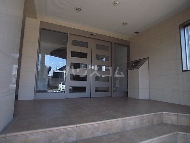 25/30 エントランス