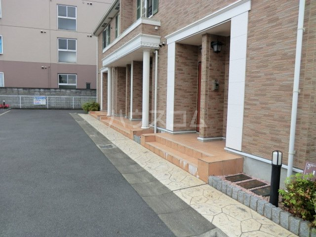 14/20 エントランス