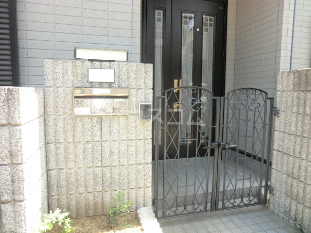 28/30 エントランス