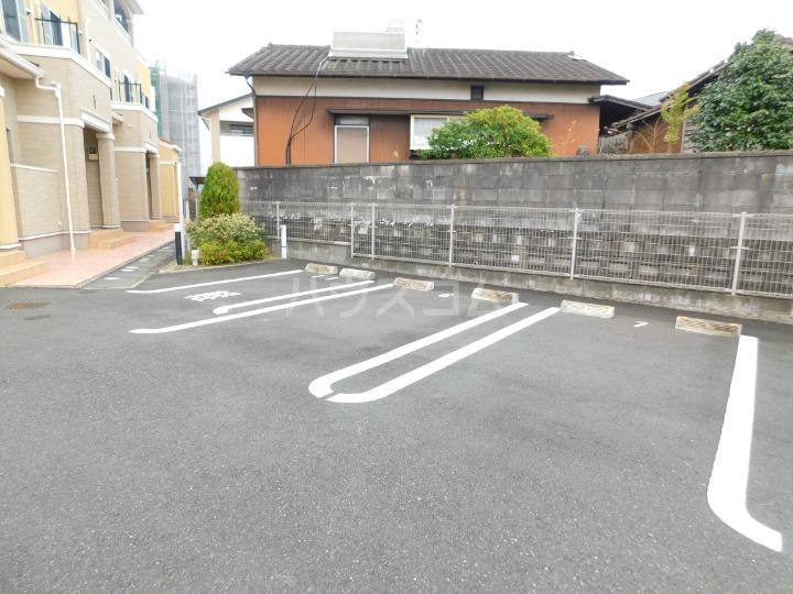 18/24 駐車場