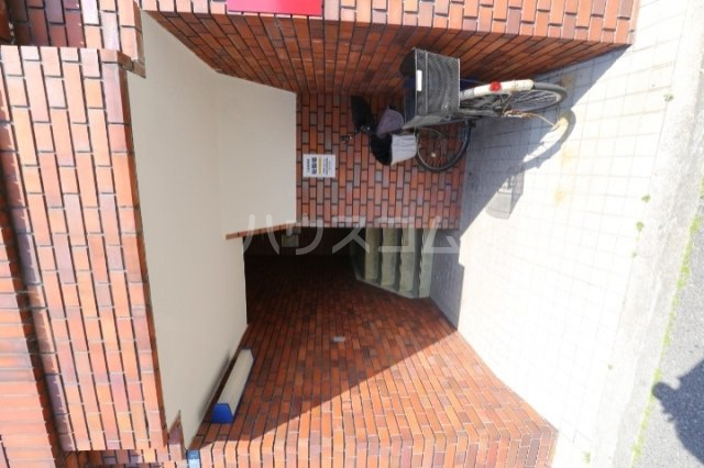 14/22 エントランス