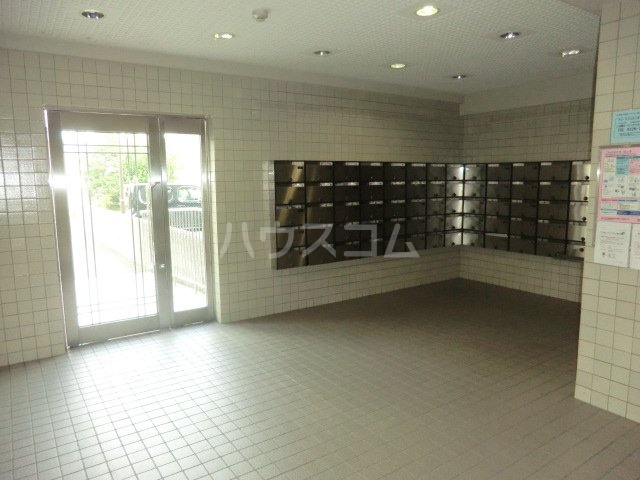 21/27 エントランス