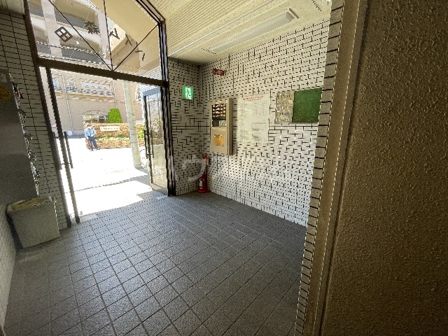 21/29 エントランス