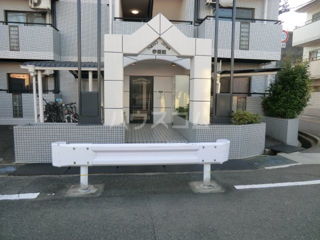 18/27 駐車場