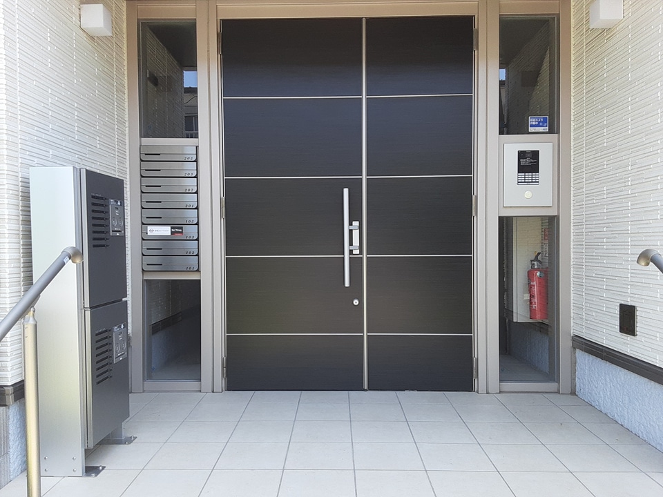 16/20 エントランス