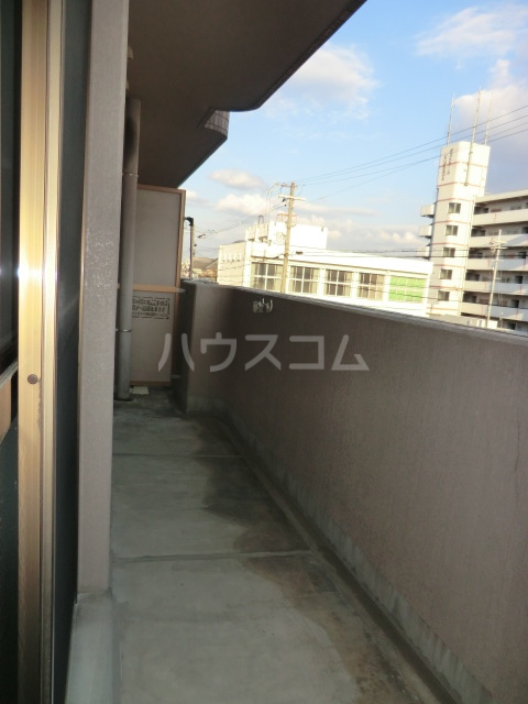 18/27 バルコニー