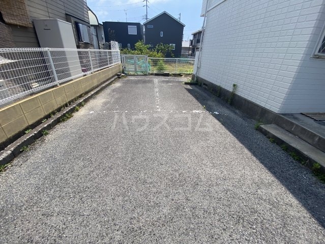 16/25 駐車場