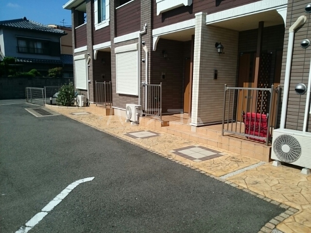 13/20 エントランス