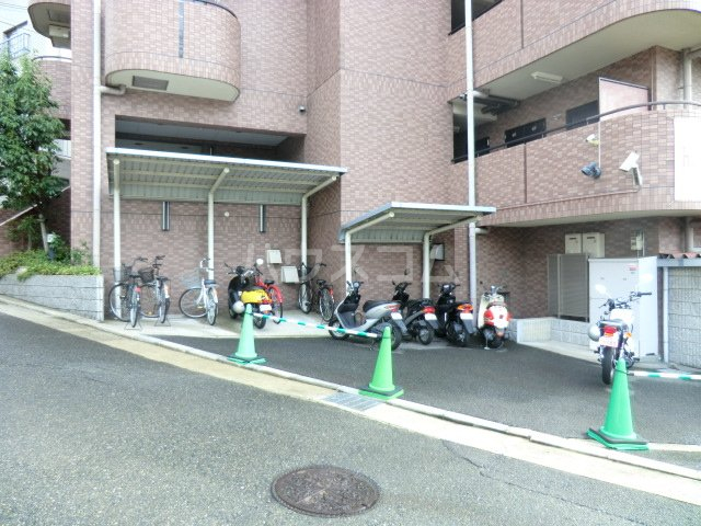 20/23 エントランス