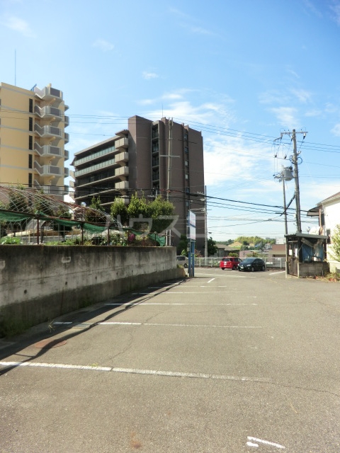 14/18 駐車場