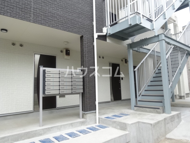 23/30 エントランス