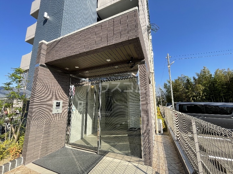 2/5 エントランス