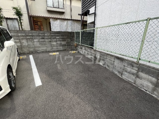 25/27 駐車場