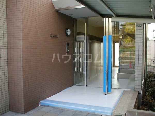 15/16 エントランス