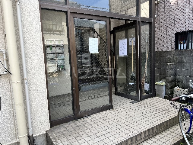 21/27 エントランス