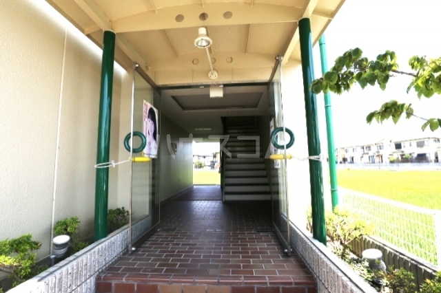 14/20 エントランス