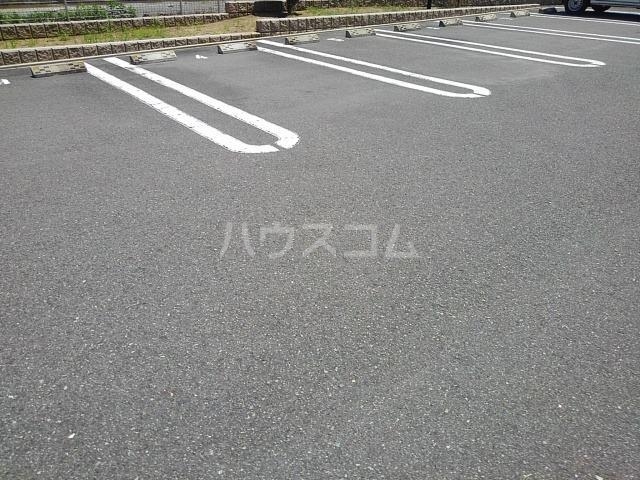 13/19 駐車場