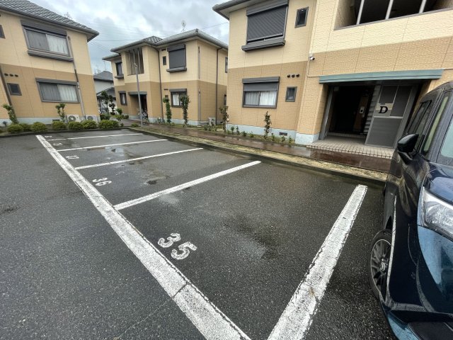 21/26 駐車場