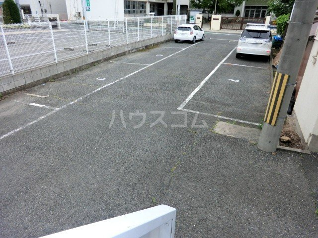 16/22 駐車場