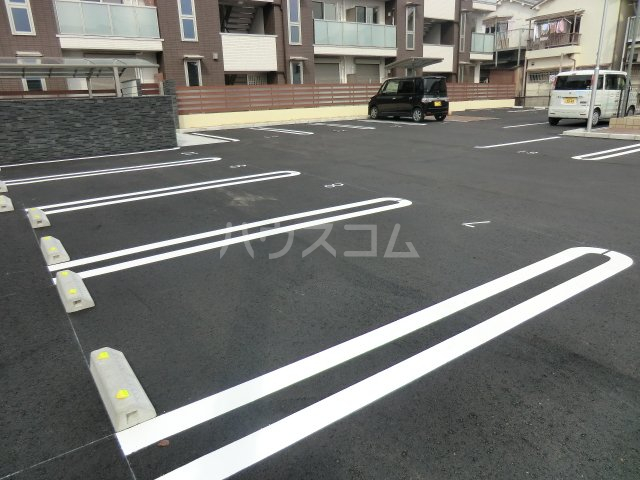 18/26 駐車場
