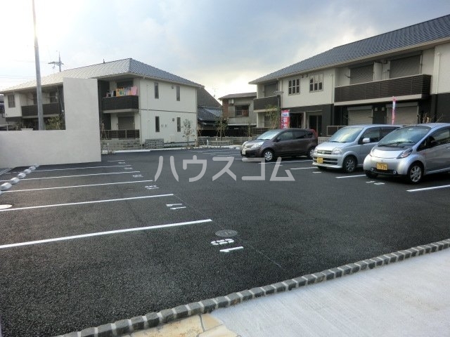 2/3 駐車場