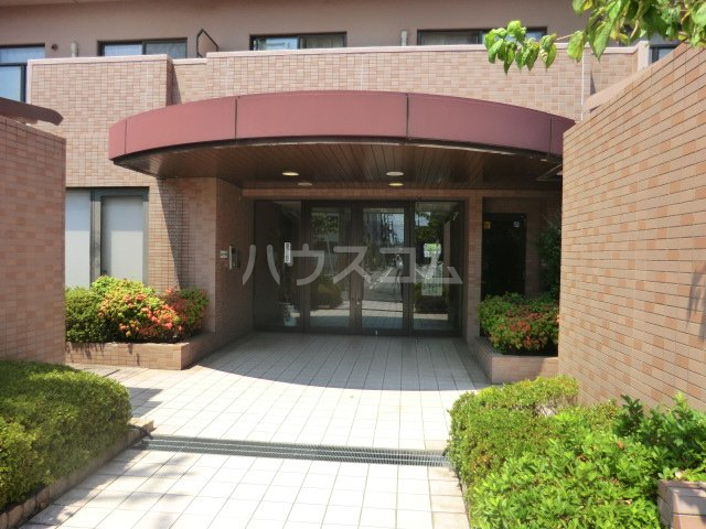 18/22 エントランス