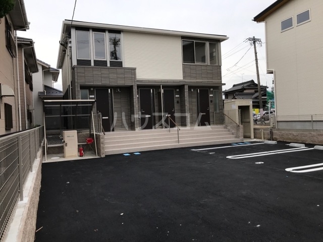 23/30 駐車場