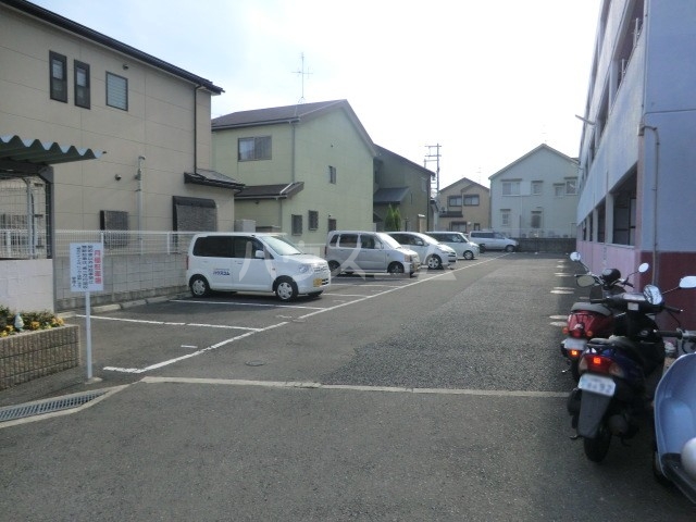 14/16 駐車場