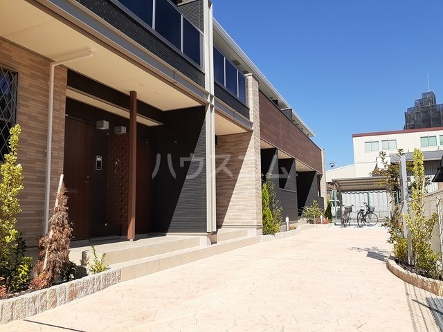 13/17 エントランス