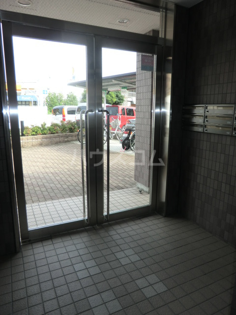 17/23 エントランス