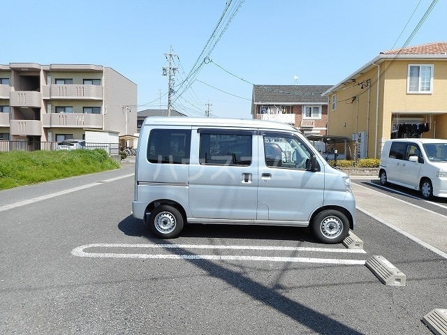 23/30 駐車場