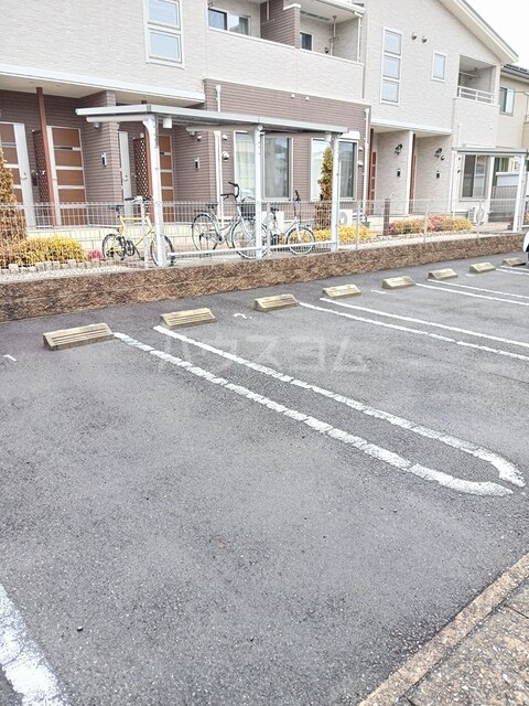 14/23 駐車場