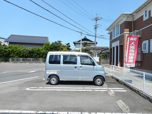 2/5 駐車場