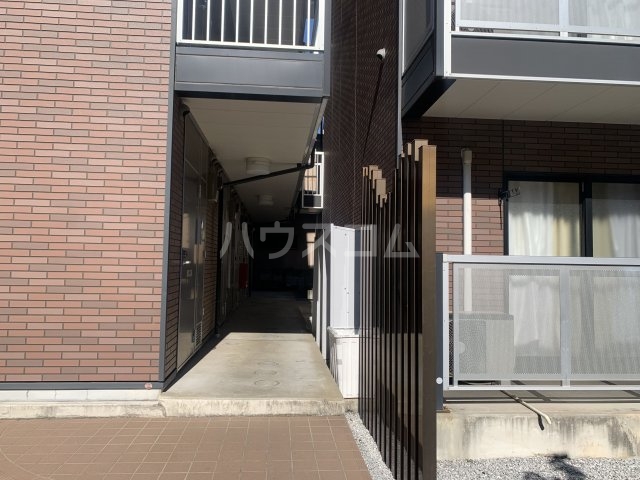 22/28 エントランス