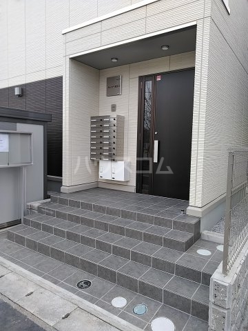 22/30 エントランス