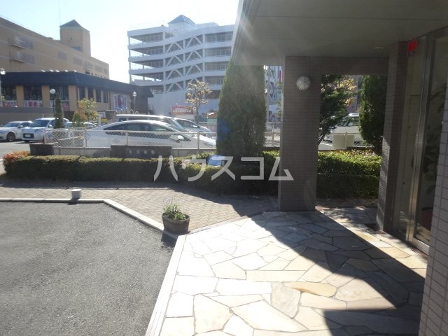 24/30 エントランス