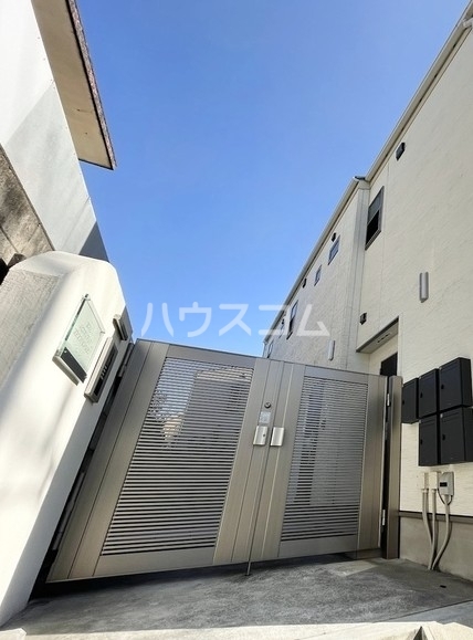 13/17 エントランス