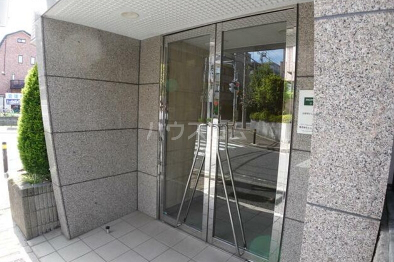 17/26 エントランス