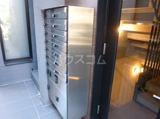 17/27 エントランス