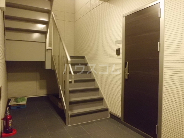 22/28 エントランス