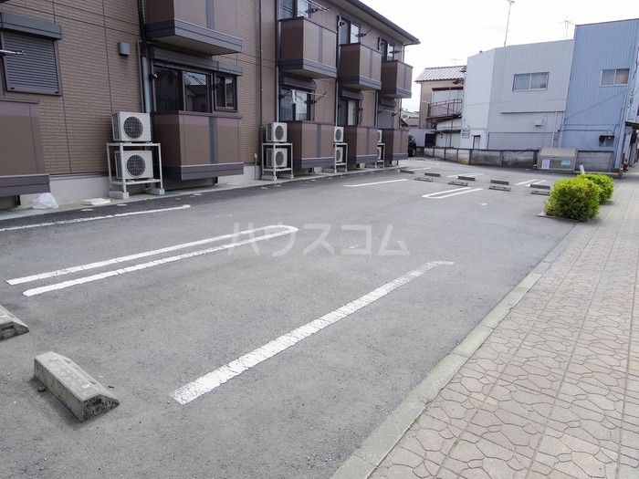 2/3 駐車場