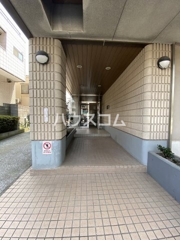 13/22 エントランス