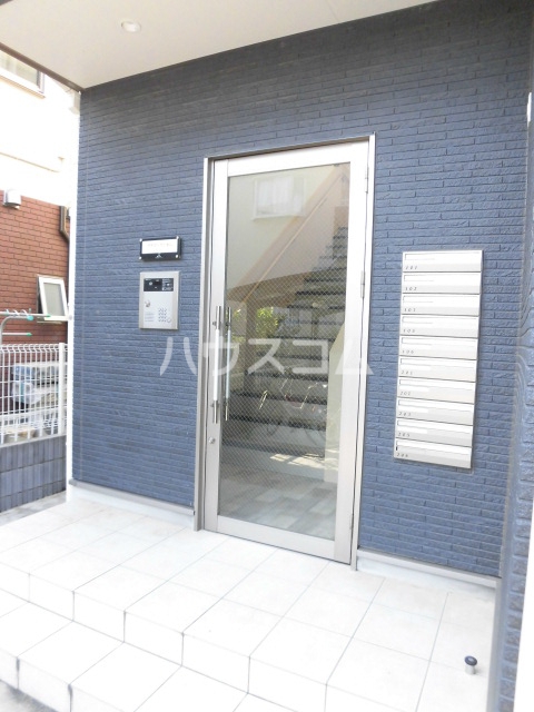 23/30 エントランス