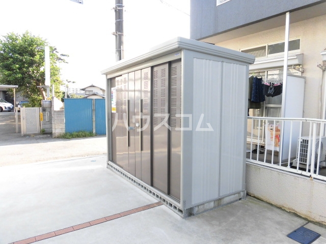 24/30 エントランス