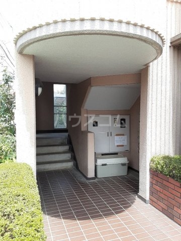 21/30 エントランス