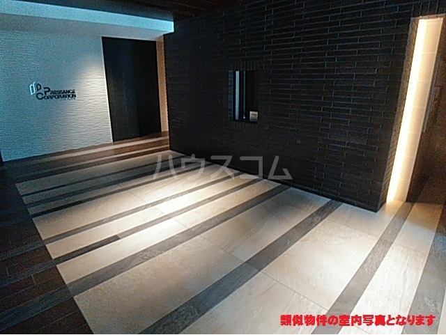 22/26 エントランス