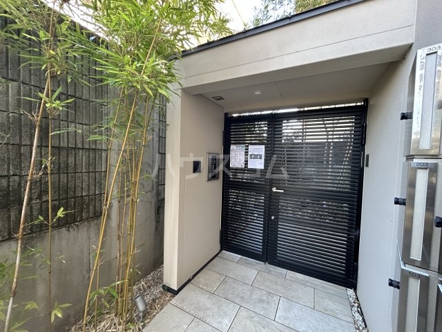 14/23 エントランス