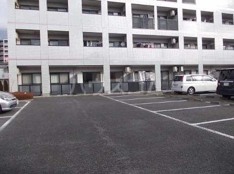 14/20 駐車場