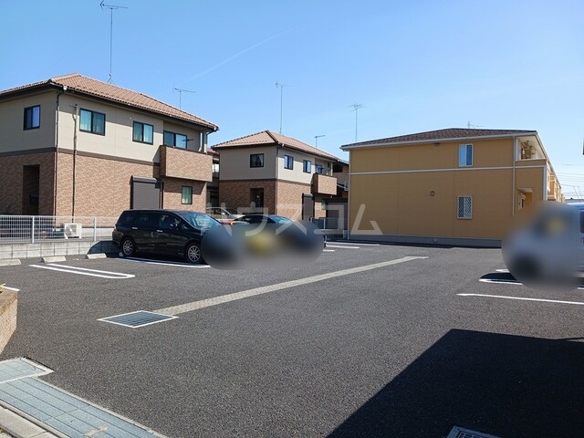 27/30 駐車場