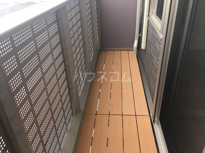 13/18 バルコニー